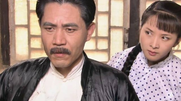 香秀确实是二奶奶亲手培养出来的，演技相当好！