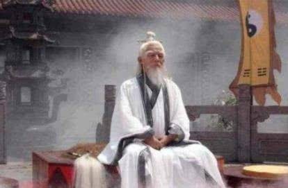 金庸武侠三座高峰,别人是习武,这哥仨是修仙,其一还会腾云驾雾