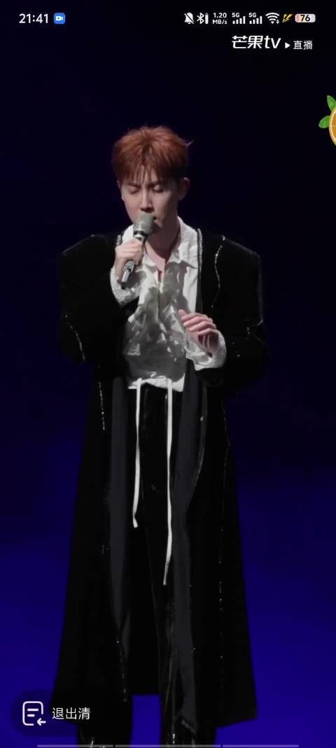 张睿感冒仍顶高音 唱情歌重回纯爱那年