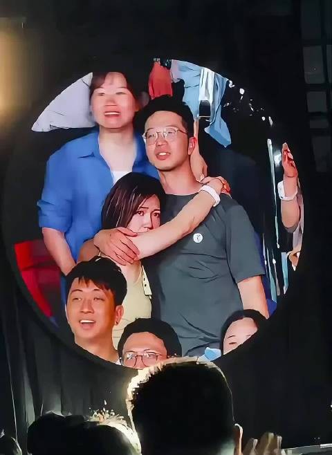 这个视频在国外火了，播放量达到180万了，网友评论：爱与不爱真的很明显