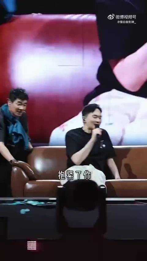 唐艺昕听完那反应太逗了,想拦又拦不住,王濛这嘴是真的敢说