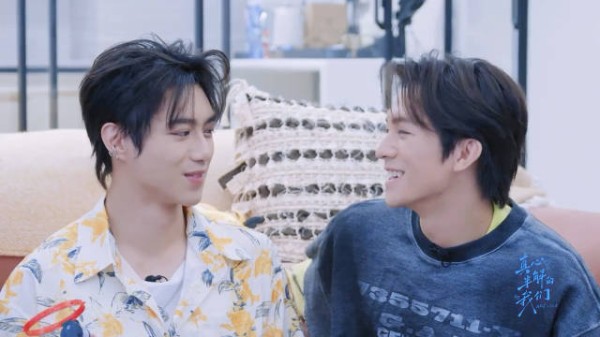 K：如果leo爱我的话 它就会爆 两人的红线是用钢筋绑的