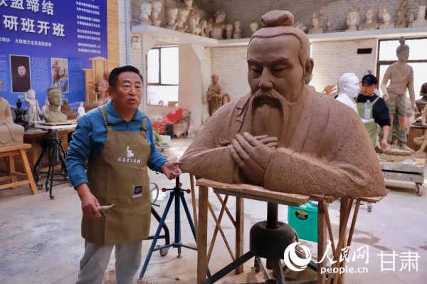行进中国|千年彩塑技艺的指尖接力
