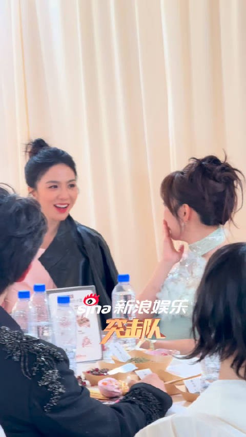 唐诗逸代露娃热聊.