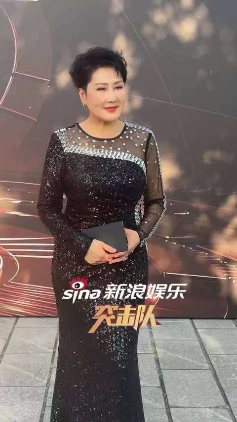 新浪娱乐突击队@凯丽 老师来了 优雅,实在是优雅
