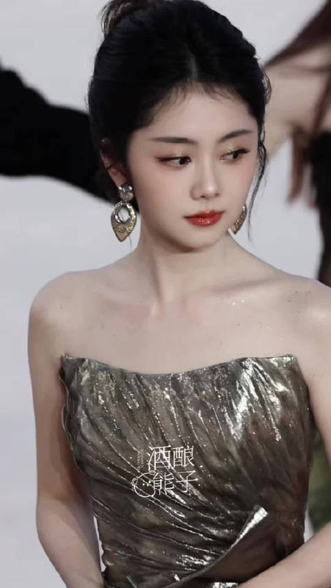 好漂亮哦谭松韵!