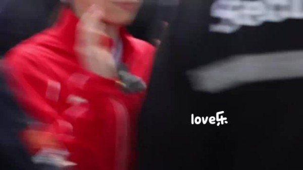 陈芋汐被称乐乐小朋友走到哪都自带人气圈粉