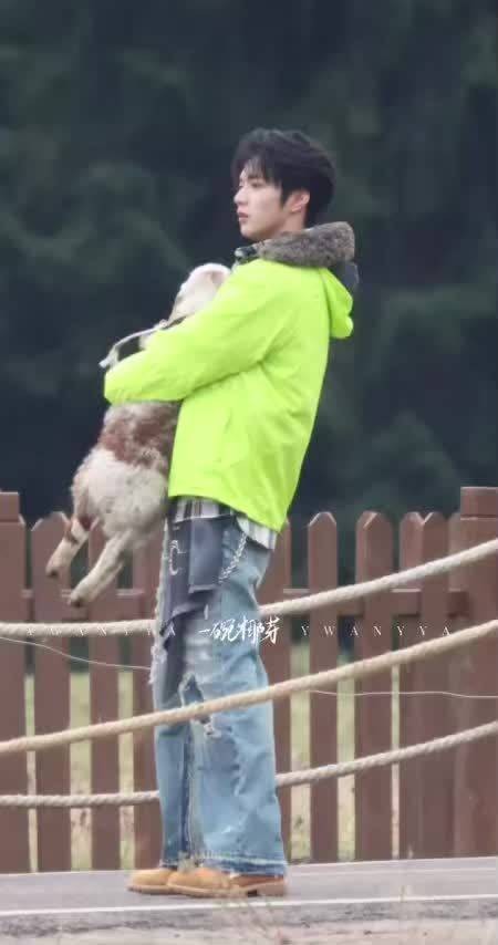 刘耀文常驻综艺宇宙闪烁请注意获年度大众喜爱作品