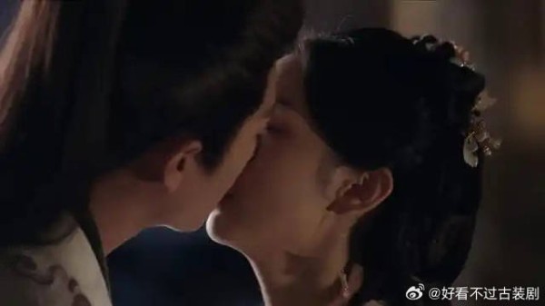 锦月如歌:禾宴换回女装,依旧是美艳绝伦,肖珏忍不住盖个章