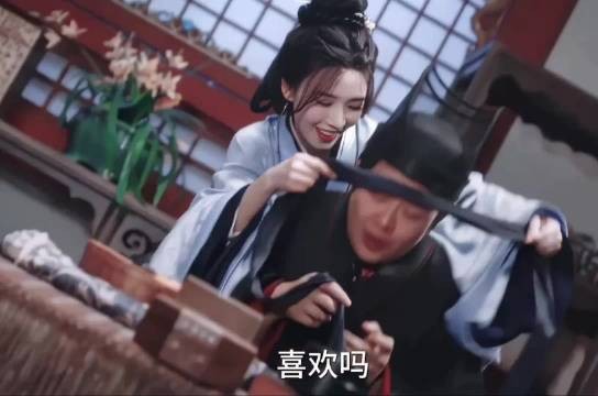 皇后借尸还魂变宫女，本宫不死，尔等终究是妃