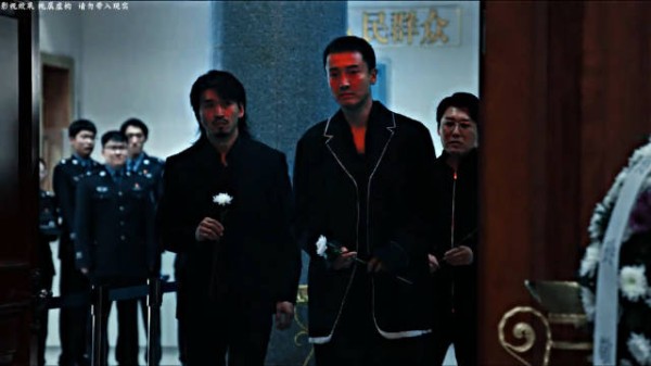 全网以为他是来闹葬礼的，结果他哭得像个受委屈的娃娃